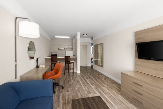 Images Holiday Inn Express & Suites San Dimas by IHG