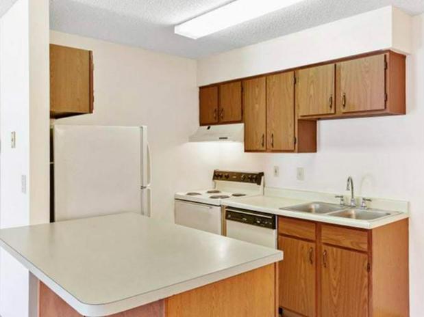 Images Waterford Apts