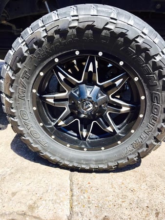 Images 7 Day Tire & Wheel