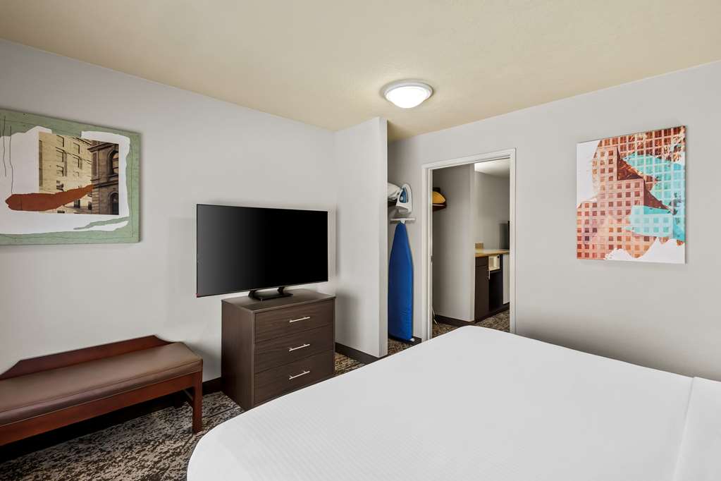 BW FortWayne IN KingSuite
