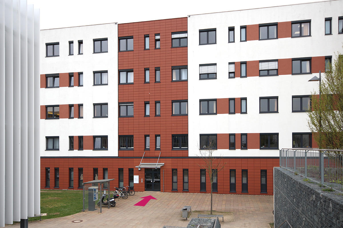 Zahnärzte im Helios Klinikum, Dr. Jörg Gall, Dr. S. Fadjasch, G. Gall, Dr. B. Harder, Zahnärzte, Senator-Braun-Allee 33 in Hildesheim