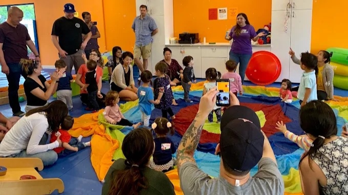 Create something colorful together while giving your child the freedom to explore new materials and ideas. Family art classes in Fullerton combine sensory learning, creativity, and special one-on-one time with your child.
