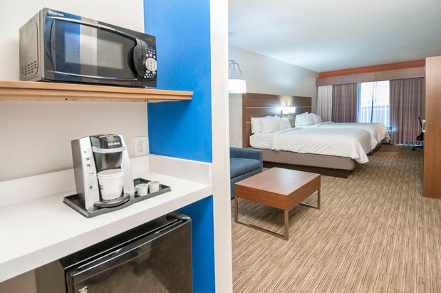 Images Holiday Inn Express & Suites Biloxi- Ocean Springs by IHG