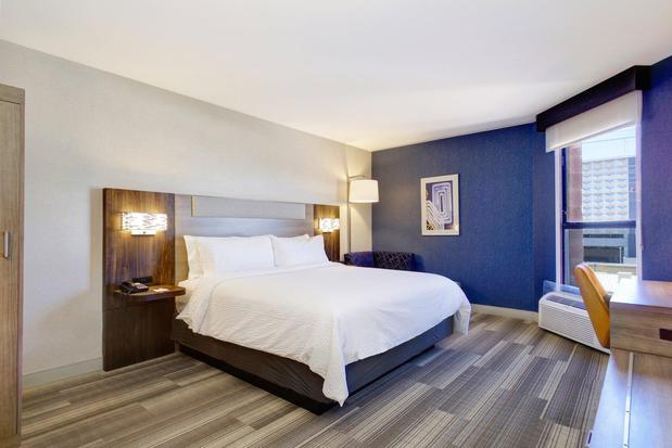 Images Holiday Inn Express & Suites Phoenix-Tempe, an IHG Hotel