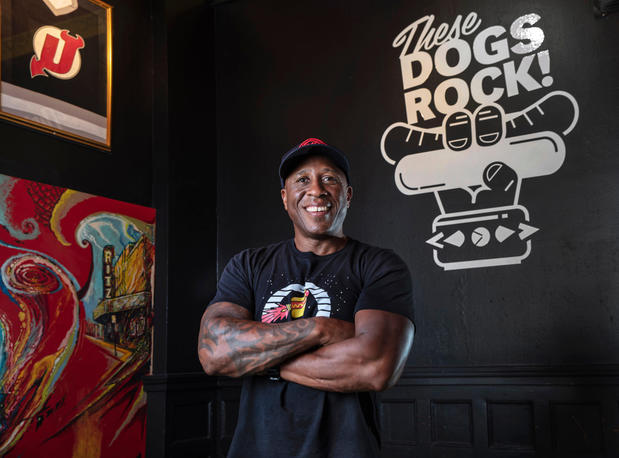 Images Steve's Hot Dogs