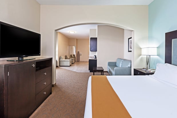 Images Holiday Inn Express & Suites Victoria by IHG