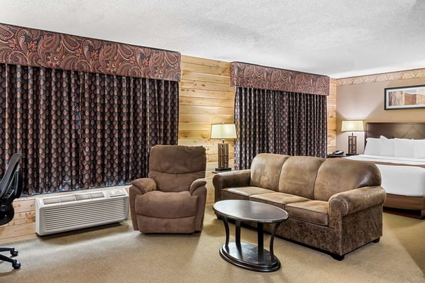 Images Heartland Inn & Suites, SureStay Collection by Best Western