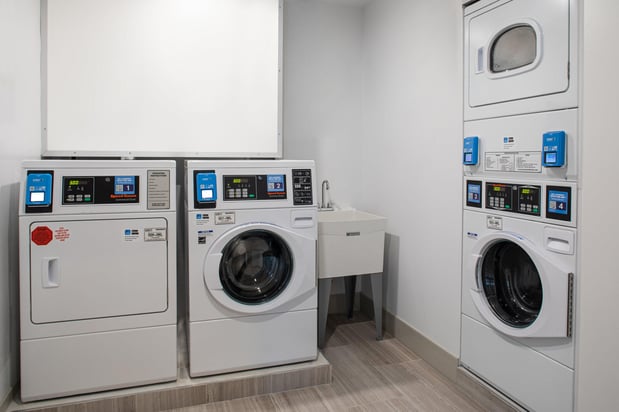 Images Holiday Inn Express & Suites Woodside LaGuardia Airport by IHG