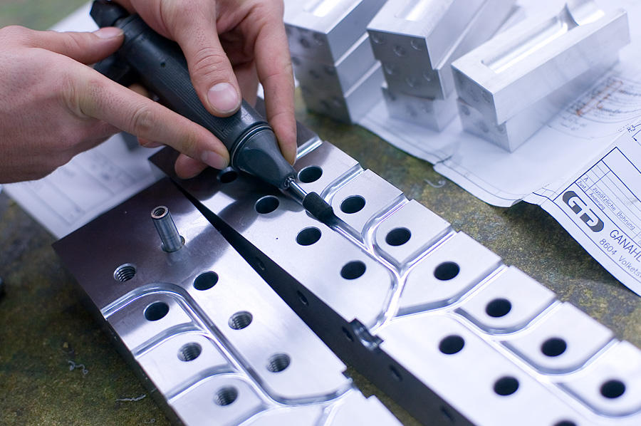 Ganahl AG für Hohlkörpertechnik, Isenrietstrasse 22 in Mönchaltorf