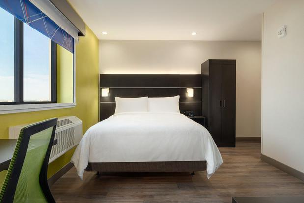 Images Holiday Inn Express Jamaica - Jfk Airtrain - Nyc by IHG