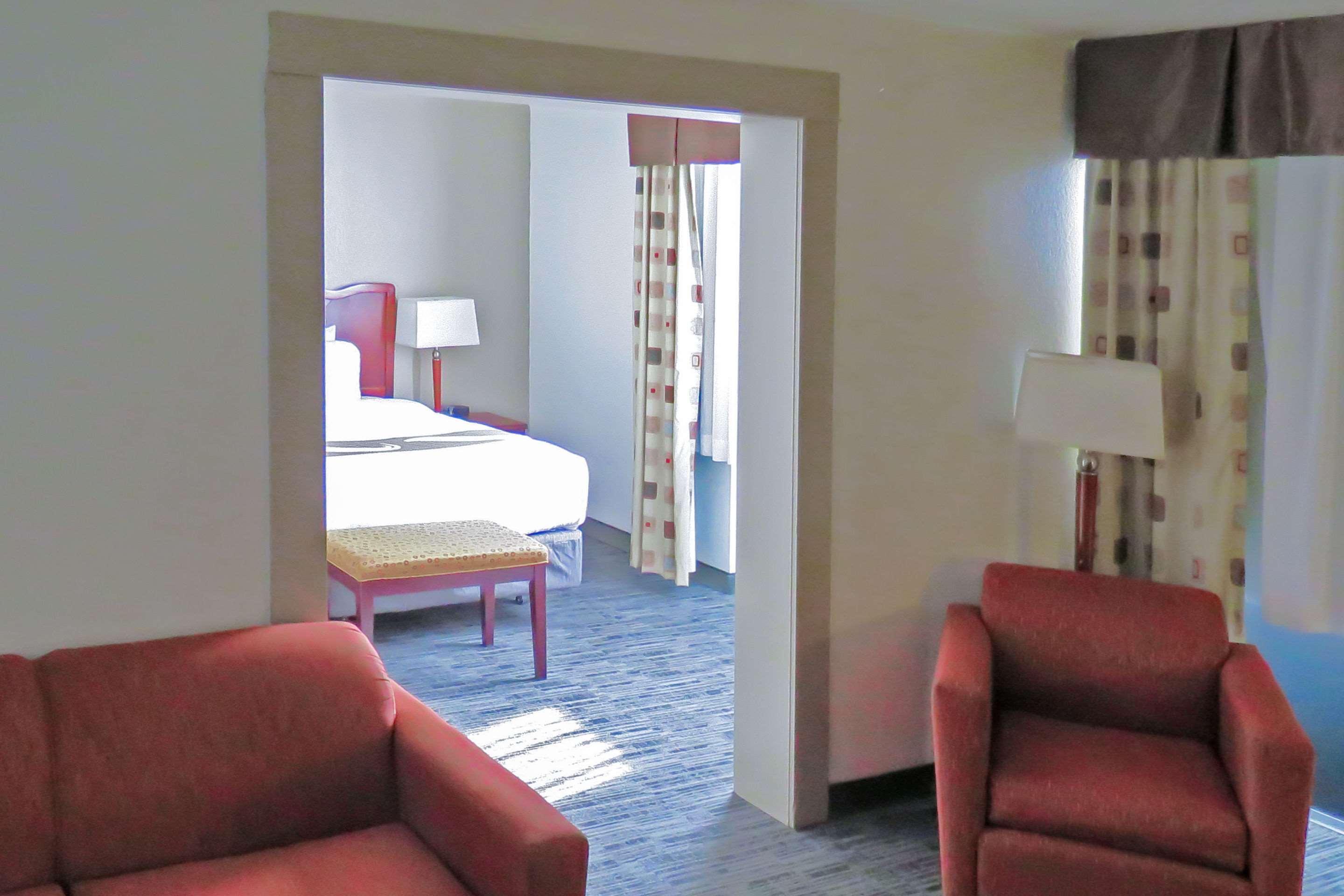 One-bedroom suite