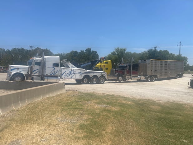 Images Scarletts towing & recovery