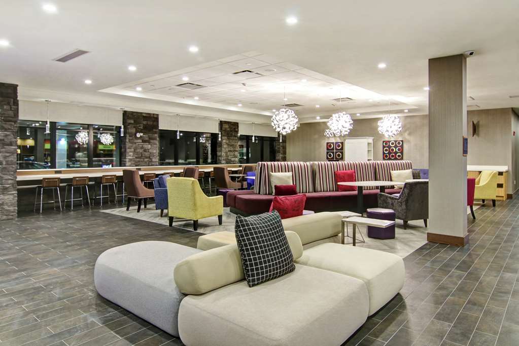 Lobby Home2 Suites by Hilton Edmonton South Edmonton (780)250-3000