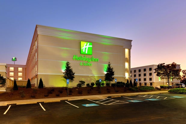 Images Holiday Inn & Suites Atlanta Airport-North by IHG