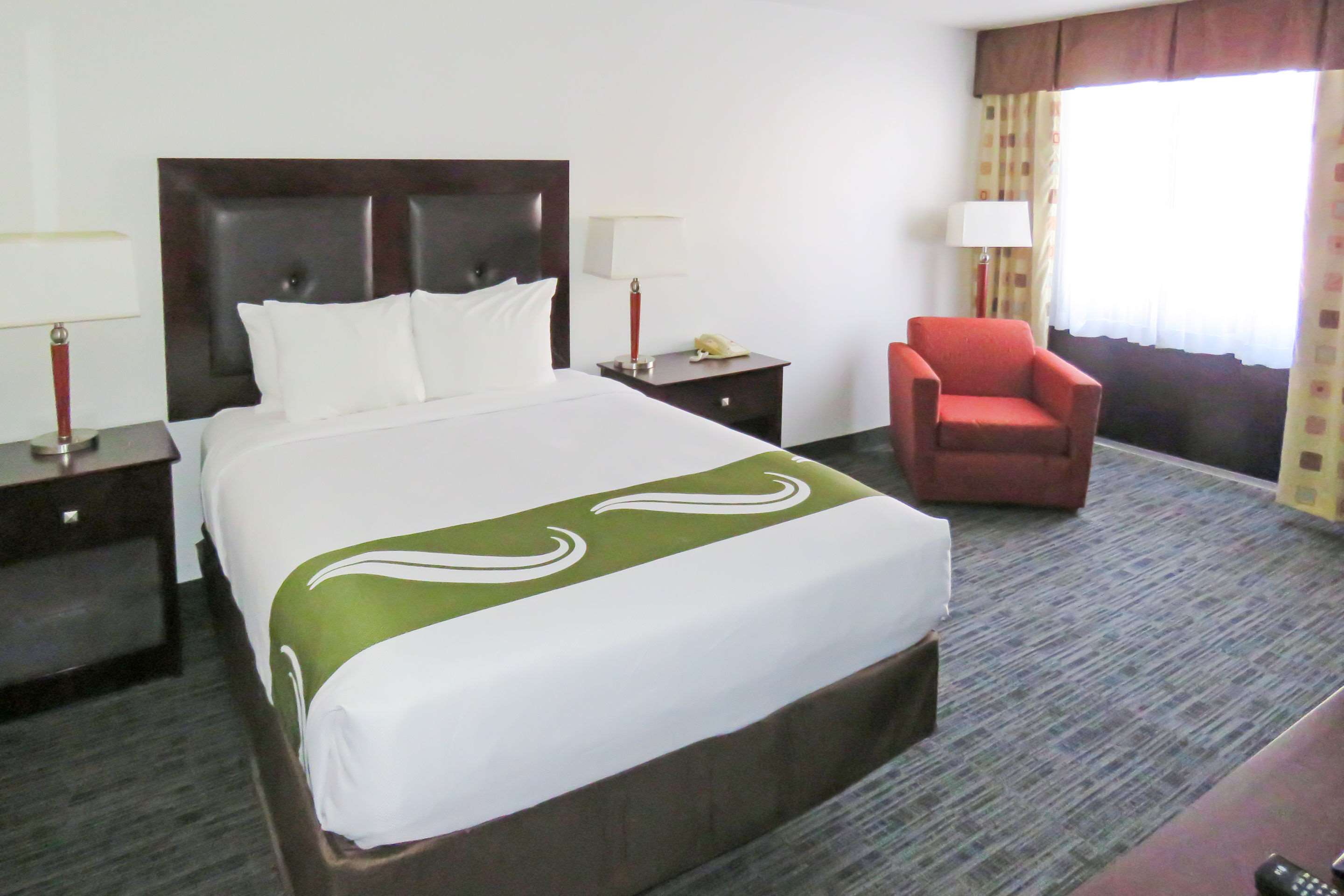 Queen suite