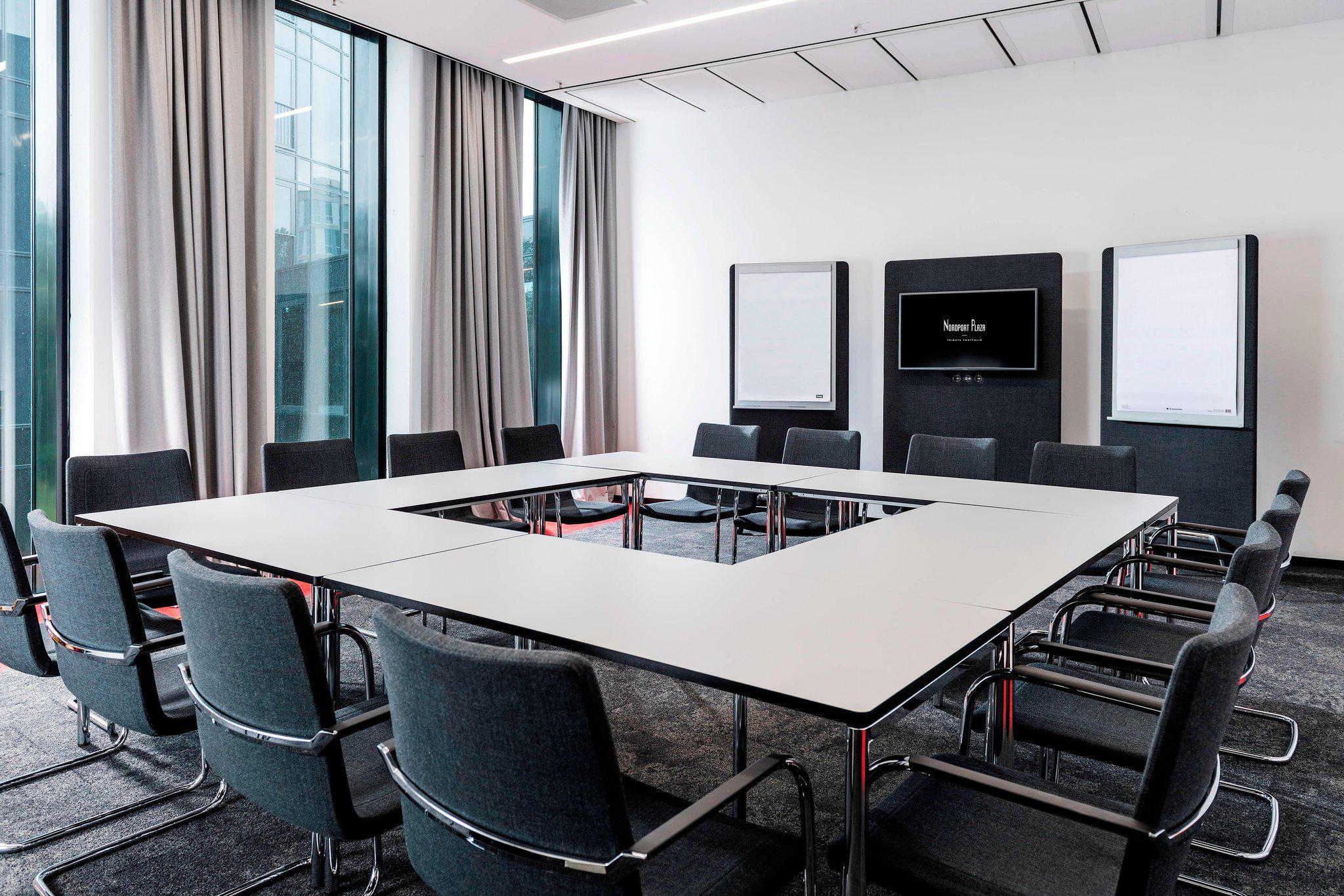 Hotel Nordport Plaza, Hamburg-Airport, a Tribute Portfolio Hotel - Closed, Südportal 2 in Norderstedt