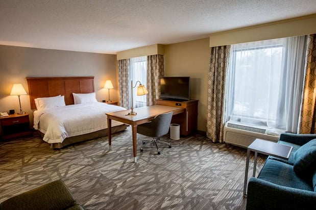 Images Hampton Inn & Suites Tilton