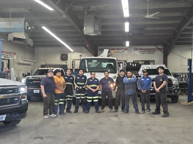 Images CB Truck Tire Service Inc