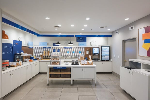 Images Holiday Inn Express & Suites Marquette by IHG