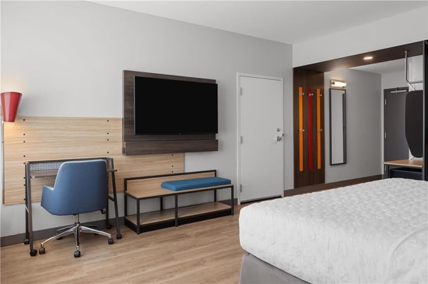 Images Tru By Hilton Kearney