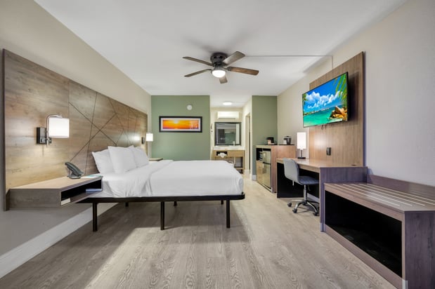 Images Quality Inn & Suites Airport Cruise Port Hollywood