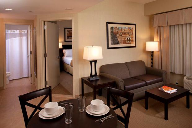 Images Holiday Inn Express Building 107