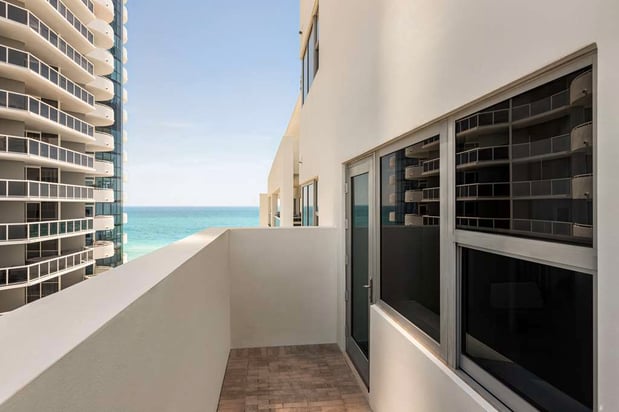 Images Hilton Cabana Miami Beach Resort
