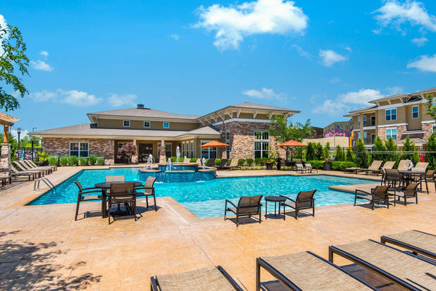 Images Residences at Prairiefire