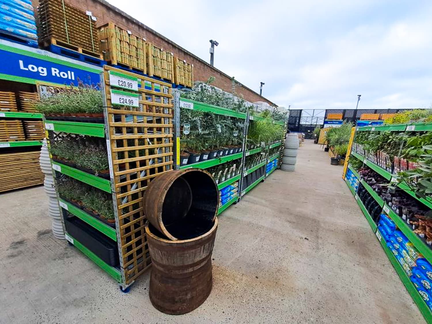 Images B&M Home Store with Garden Centre