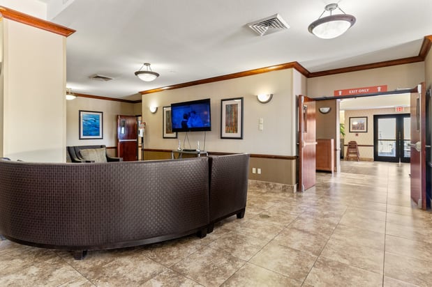 Images Holiday Inn Express & Suites Barstow-Outlet Center by IHG