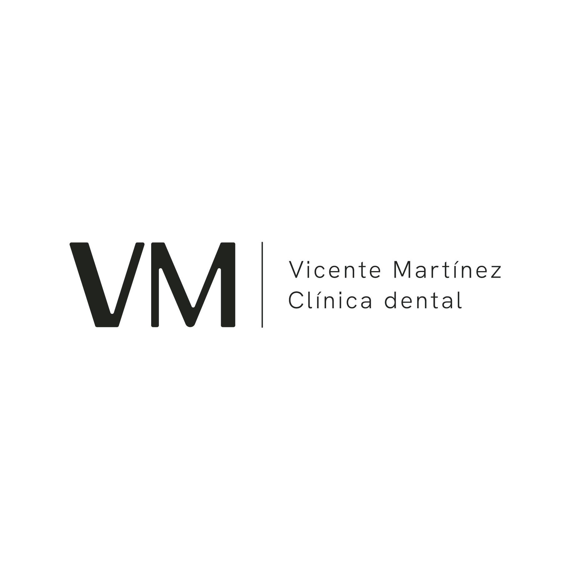 Clínica Dental Vicente Martínez VM Logo