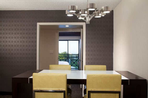 Images Embassy Suites by Hilton Philadelphia Airport