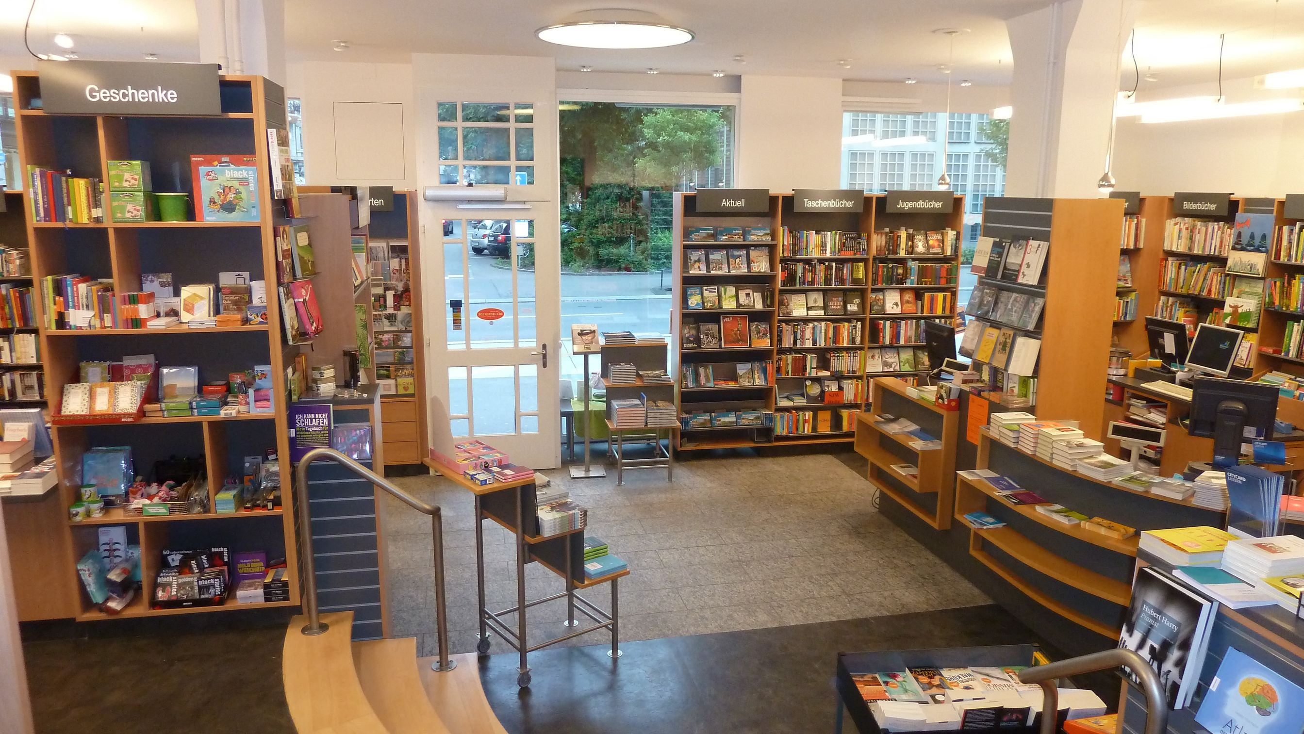 Bilder Hirschmatt Buchhandlung AG