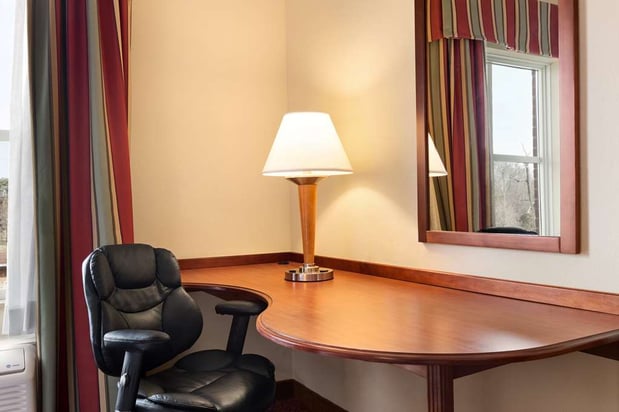 Images Hampton Inn & Suites Williamsburg Historic District