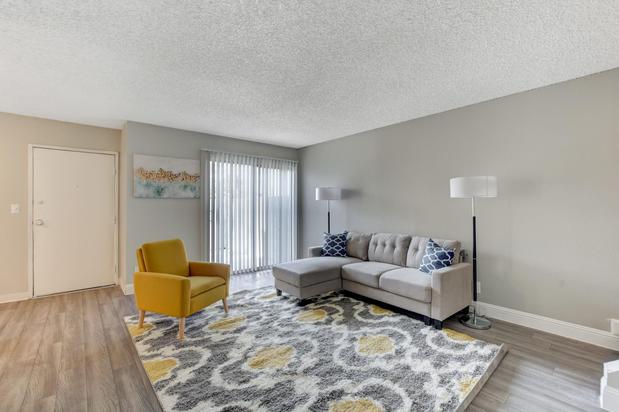 Images Summer Meadows Apartments