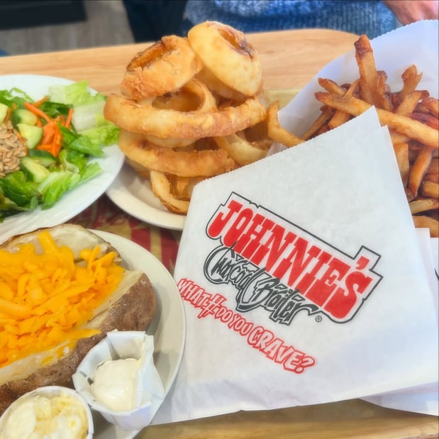 Images Johnnie's Charcoal Broiler