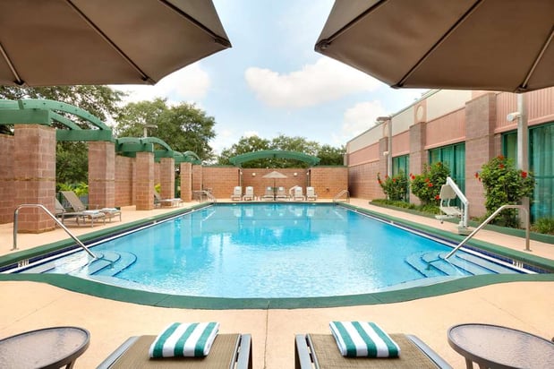 Images Embassy Suites by Hilton Tampa USF Near Busch Gardens