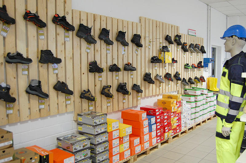 ISL Industriehandel & Service GmbH, Am Airpark 4 in Merseburg (Saale)