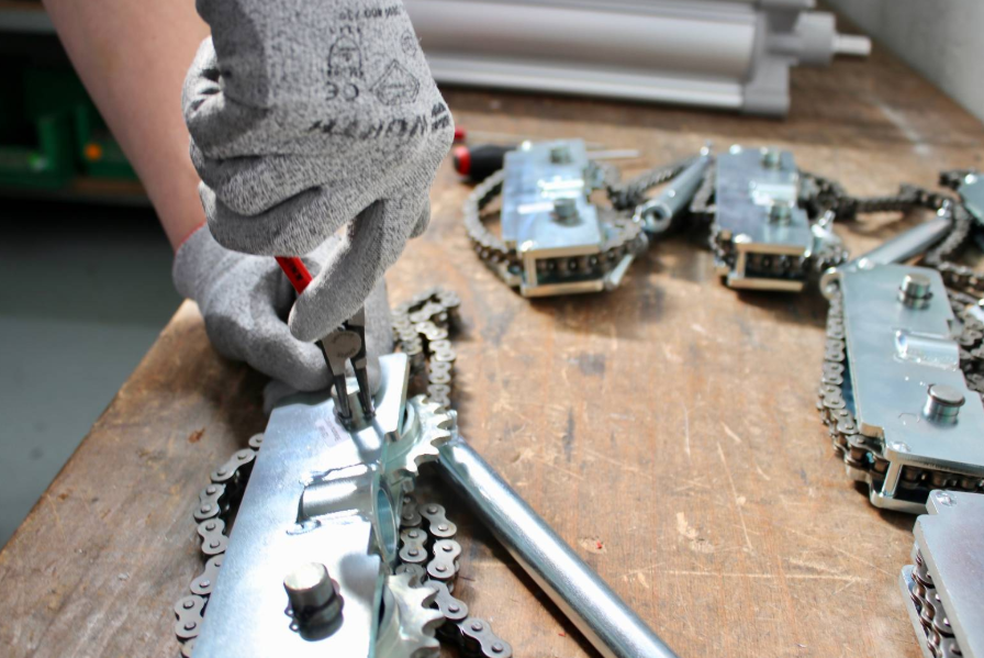 DDM Industriedienstleistungen Inh. Mica Dimitrijevic, Daimlerstrasse 9/1 in Plüderhausen