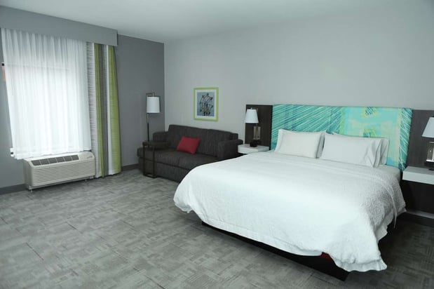 Images Hampton Inn & Suites by Hilton Burlington