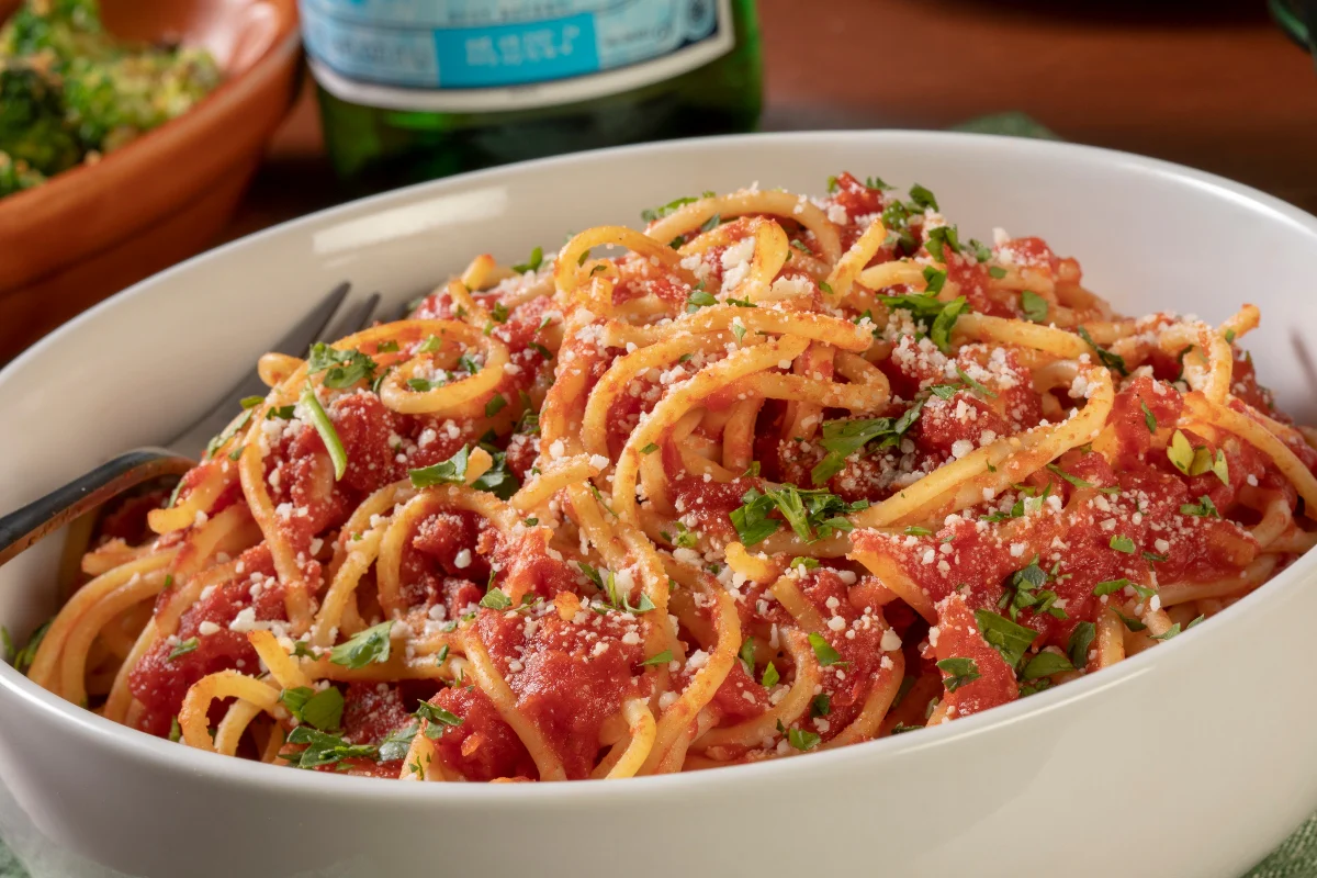 Spaghetti Pomodoro - Lunch - Entrées