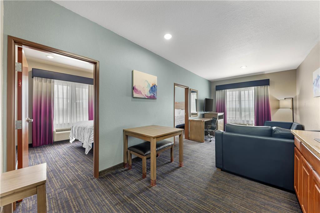 Double Queen Suite