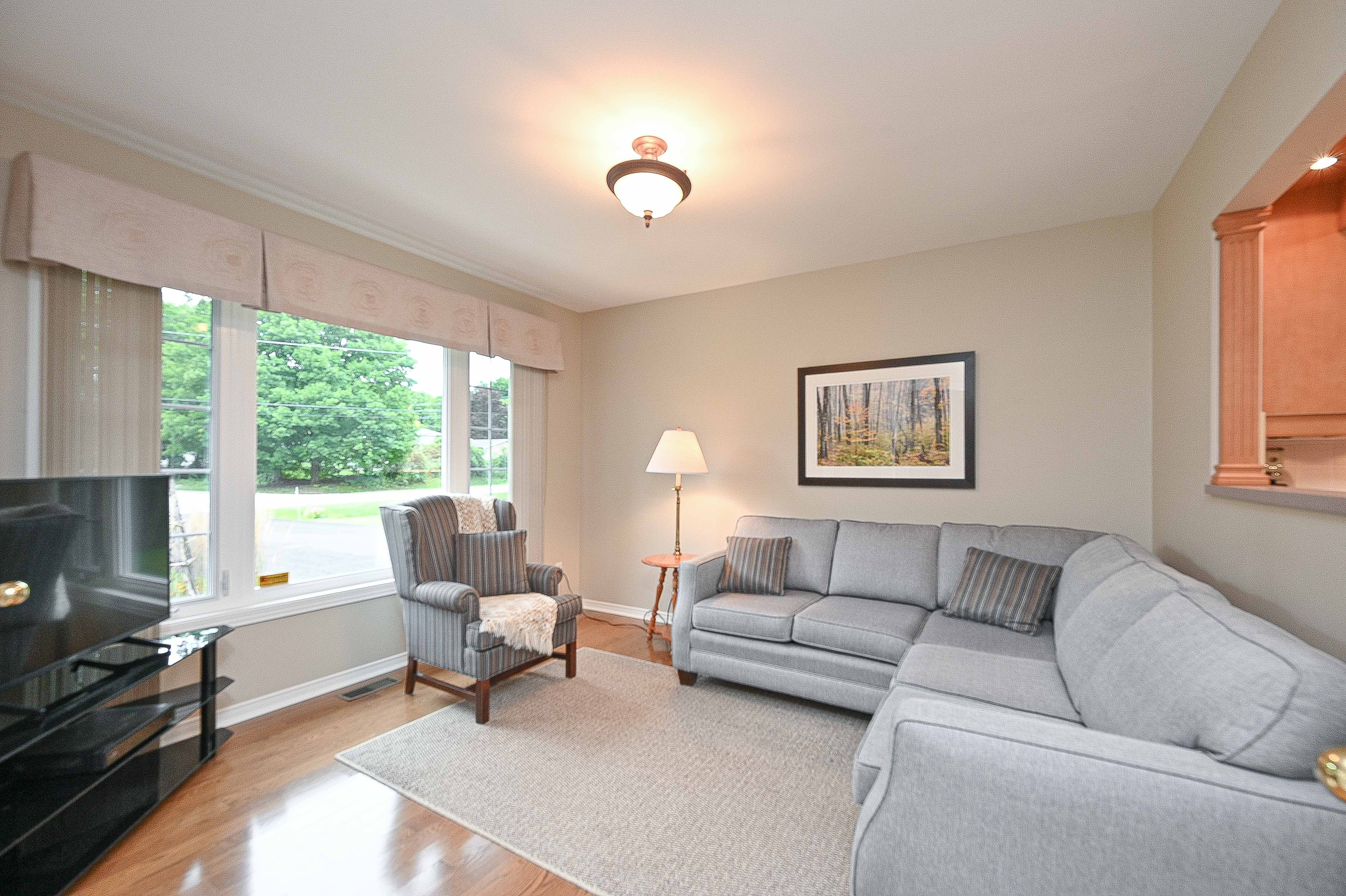 Images Leif Olson - Ottawa Real Estate Agent - Hamre Team RE/MAX Affiliates