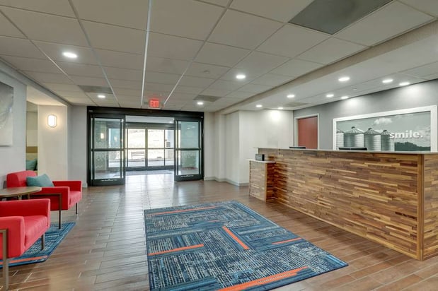 Images Hampton Inn & Suites St. Louis-Edwardsville