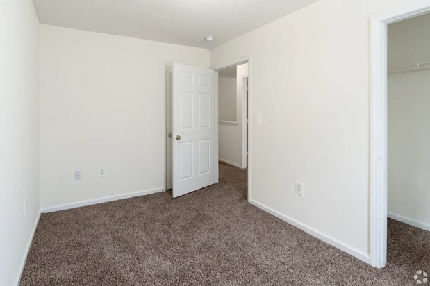 Images Pendleton Townhome Apartments