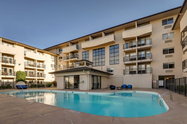 Images Holiday Inn Express & Suites Branson 76 Central by IHG