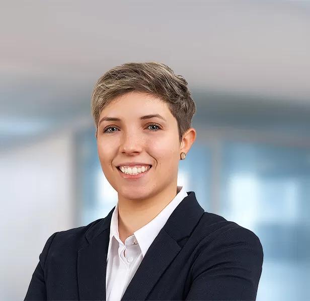 Innendienstmitarbeiterin Julia Haferburg – Generalagentur Manuela Roestel-Klemm – Versicherung in Kassel