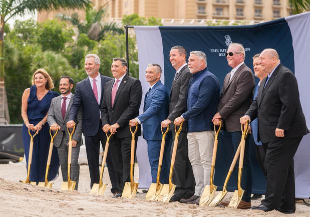 Images Ritz-Carlton Residences, Naples Sales Gallery