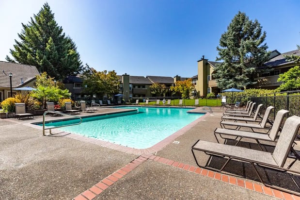 Images Overlook at Murrayhill  Apartments