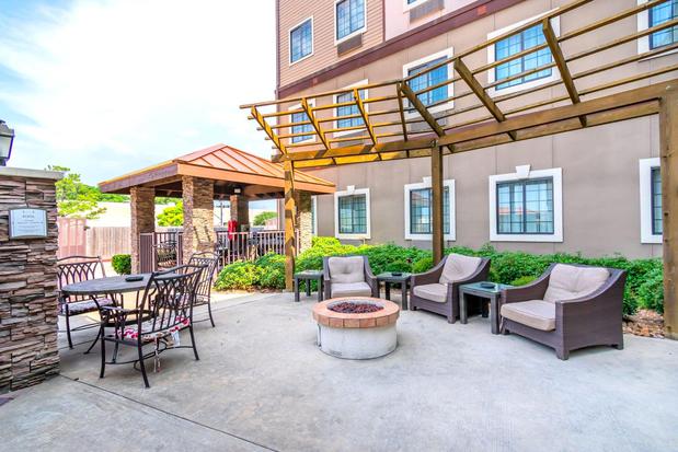 Images Staybridge Suites Houston IAH - Beltway 8 by IHG